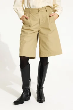 Aria shorts SAND 16523