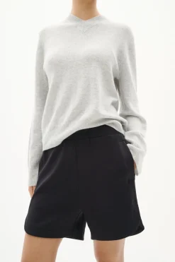 HenniehIW Vincent Shorts Black 30110370