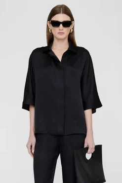 Julia Black A075828000A