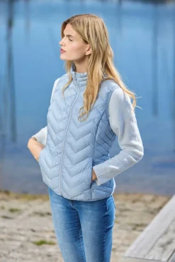 Louise 51Lagoon 0126404062