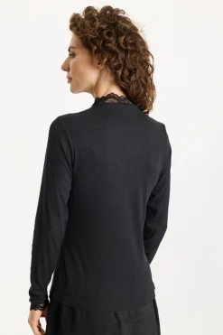 Yvonne tshirt SORT 16810